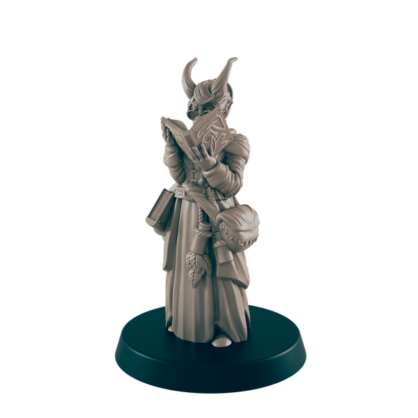 Dragonkin Female Scholar